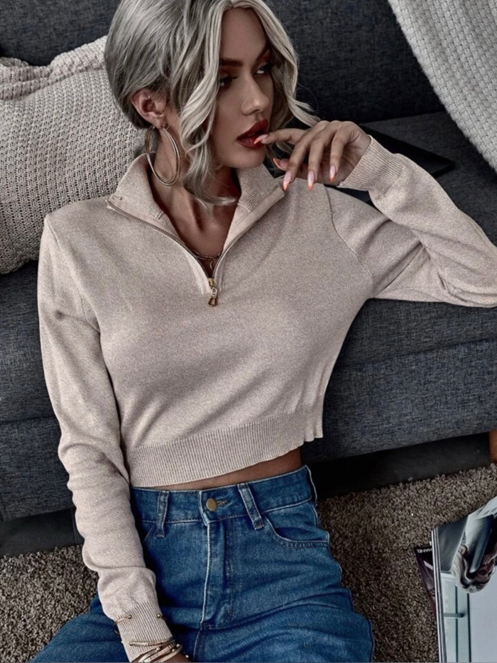 Cropped Sweater with gold zipper